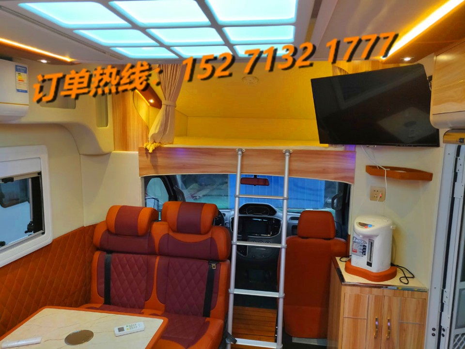 大通C型房車 國產(chǎn)房車內(nèi)飾15271321777